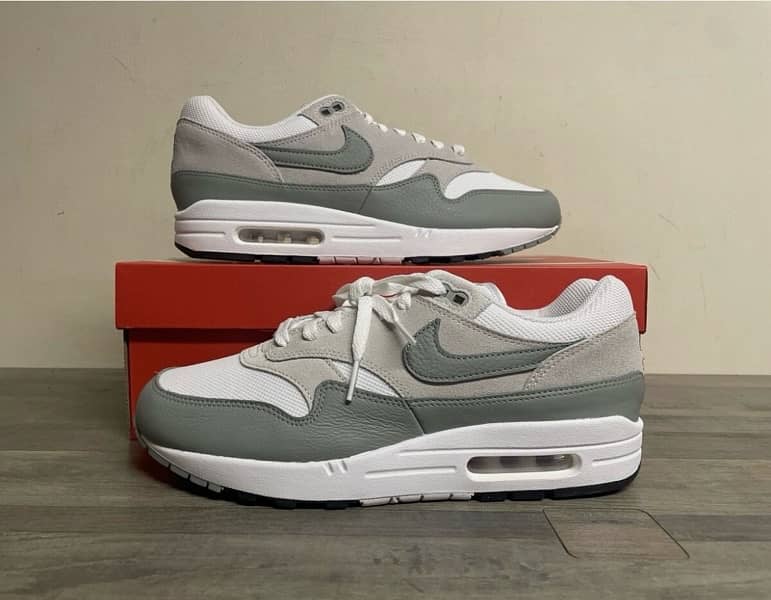 Airmax 1 mica green 1