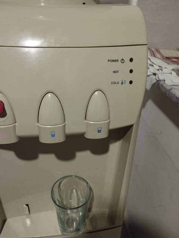 orient water dispenser with refrigerator just like new 2