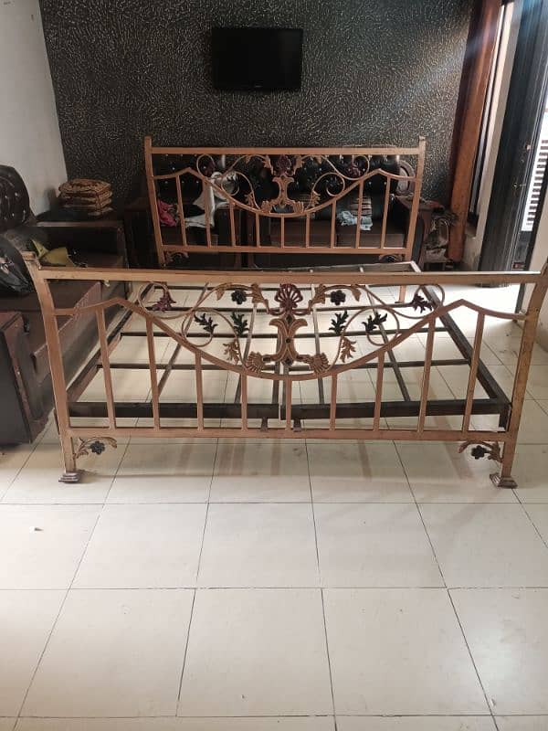 iron bed 4