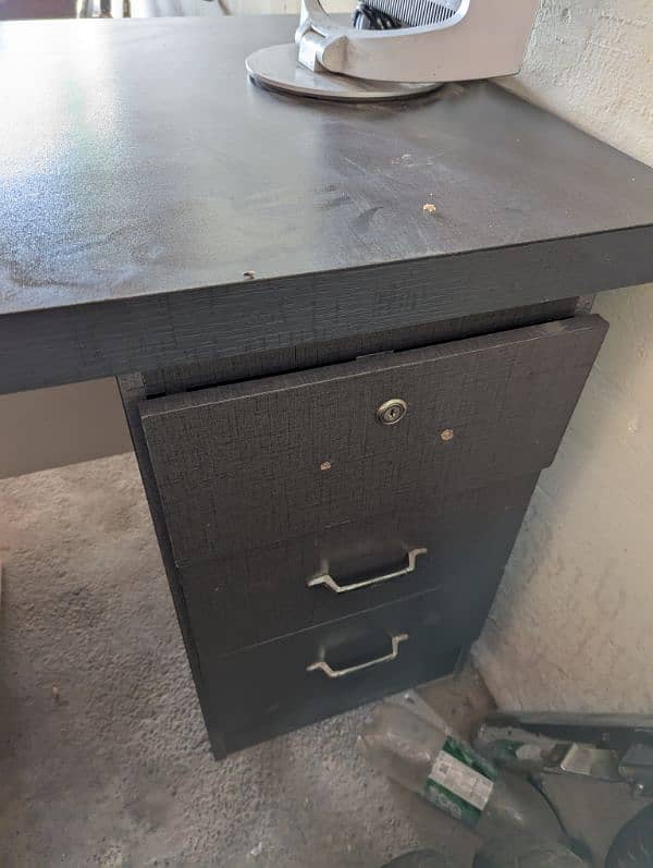 Office Table Fresh Condition 2