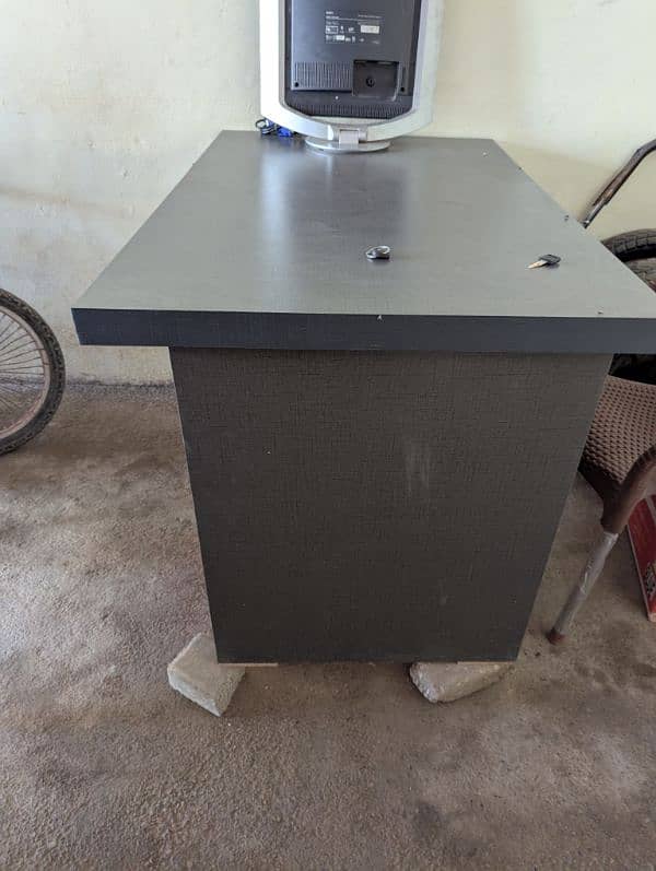 Office Table Fresh Condition 3