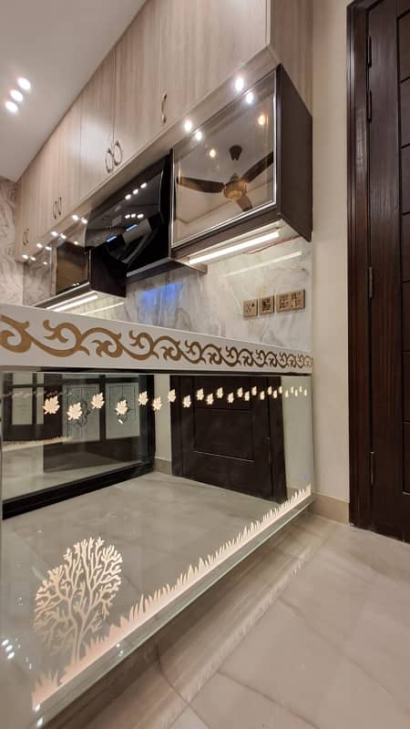 1 KANAL SEMI FURNISH HOUSE AVAILEBAL FOR RENT IN BAHRIA TOWN LAHORE 15