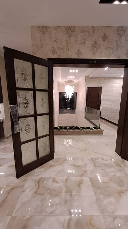 1 KANAL SEMI FURNISH HOUSE AVAILEBAL FOR RENT IN BAHRIA TOWN LAHORE 22