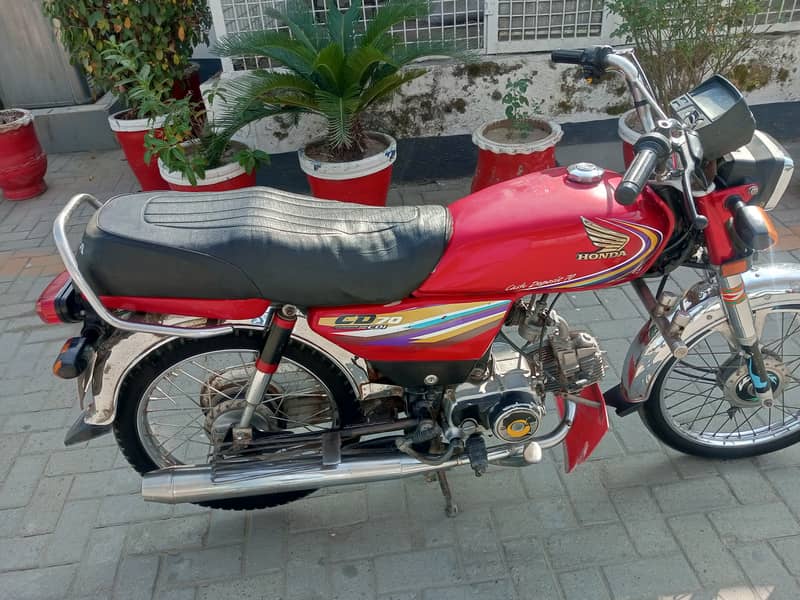 Honda 70 contact no: 03086627351 1