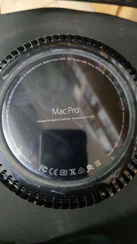 Apple MacPro A1481 Early 2013 8 core 1