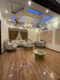 1 KANAL SEMI FURNISH HOUSE AVAILEBAL FOR RENT IN BAHRIA TOWN LAHORE 0