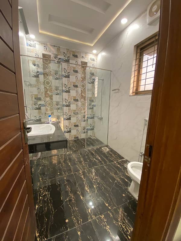 1 KANAL SEMI FURNISH HOUSE AVAILEBAL FOR RENT IN BAHRIA TOWN LAHORE 10