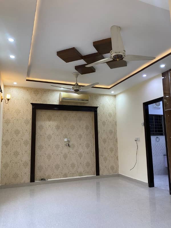 1 KANAL SEMI FURNISH HOUSE AVAILEBAL FOR RENT IN BAHRIA TOWN LAHORE 15