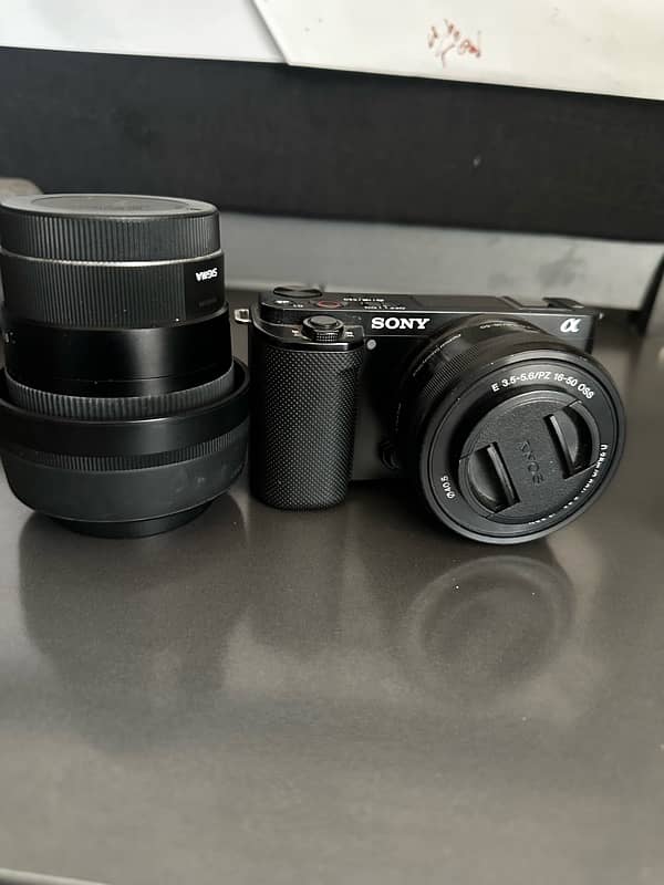 sony zv e 1.4k with sigma 30mm 1.4 condition 10/10 2