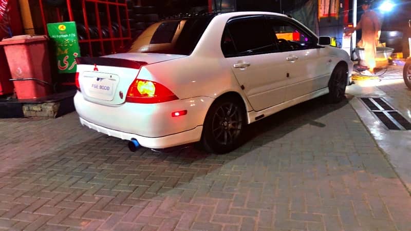 Mitsubishi Lancer 2005 1