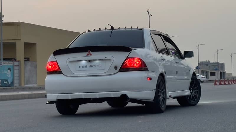 Mitsubishi Lancer 2005 13