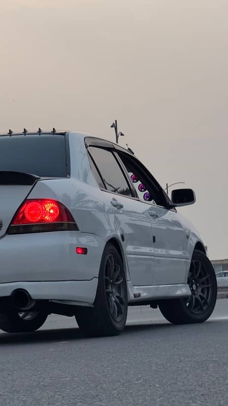 Mitsubishi Lancer 2005 16