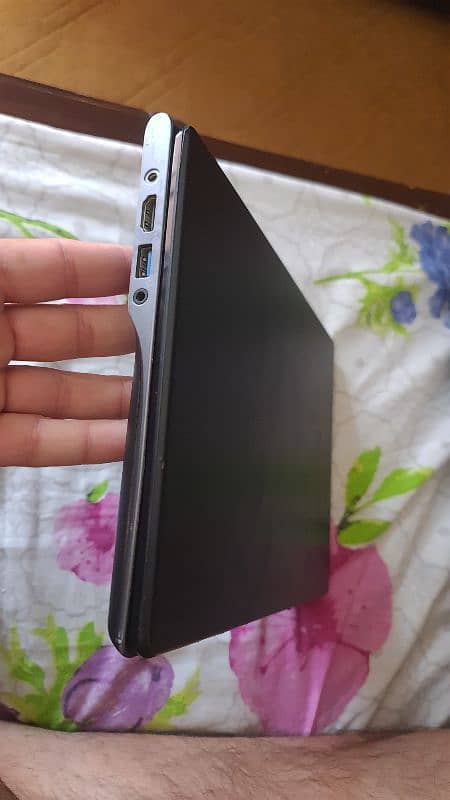 laptop chrome book c740 4/128 window 10 1