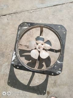 10 incha ha achi halat main h exhaust fan