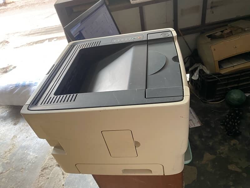 HP laser jet  P2015 1