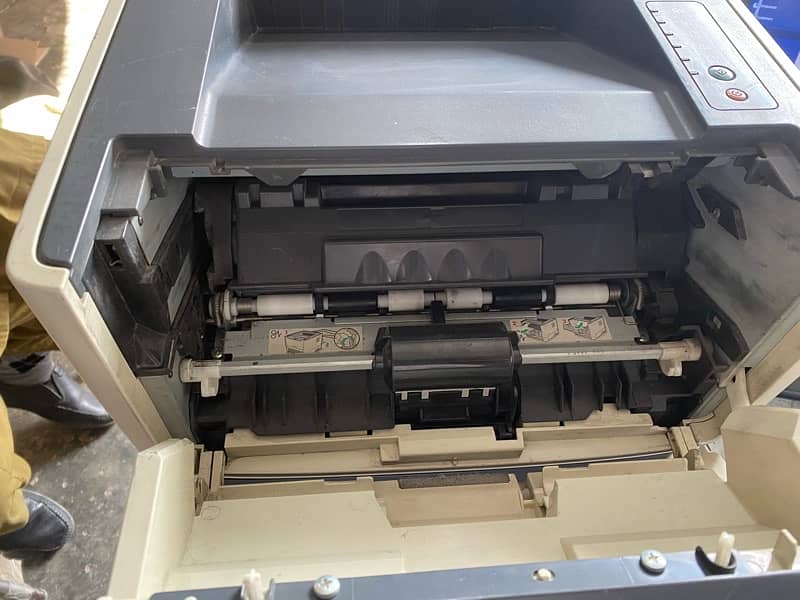 HP laser jet  P2015 3