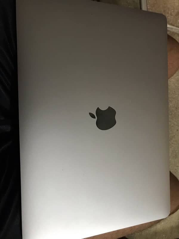 MacBook Pro 13-inch, 2017 3