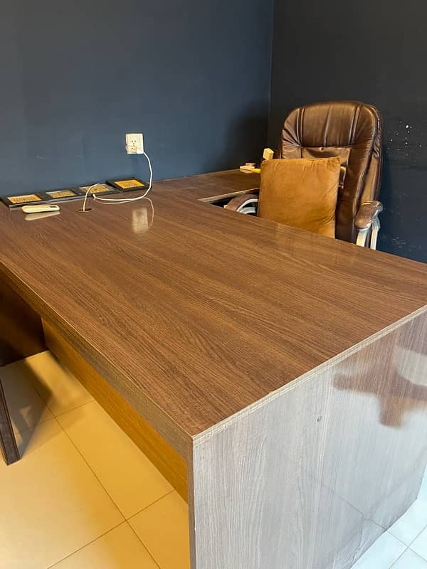 L-Shaped Office Table 0