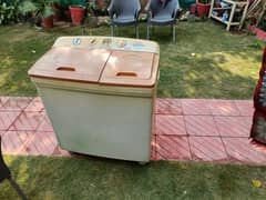 Pel Washing machine with dryer