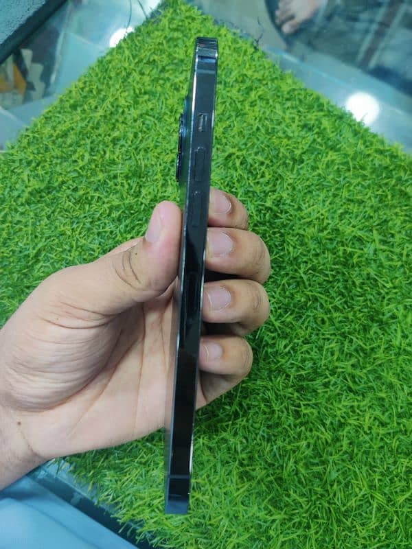 I am selling iphone 12 pro max pta/ NOT EXCHANGE 5