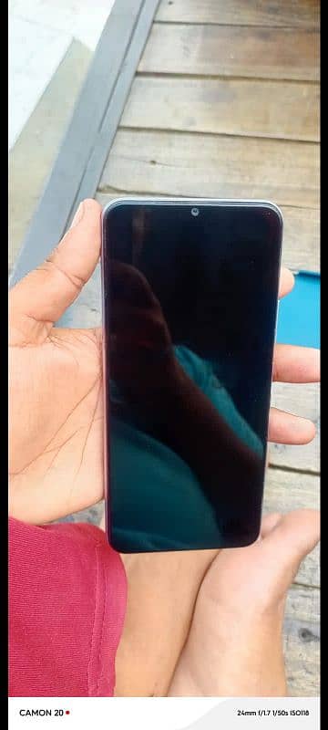 y20 4gb 64gb only glass change baki all ok hai exchange possible 1