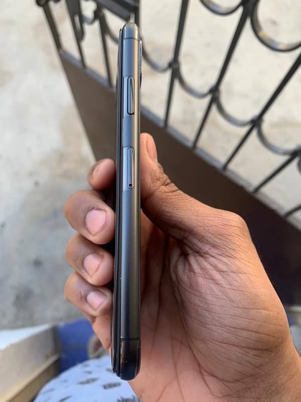 IPhone X 64Gb Non PTA 3