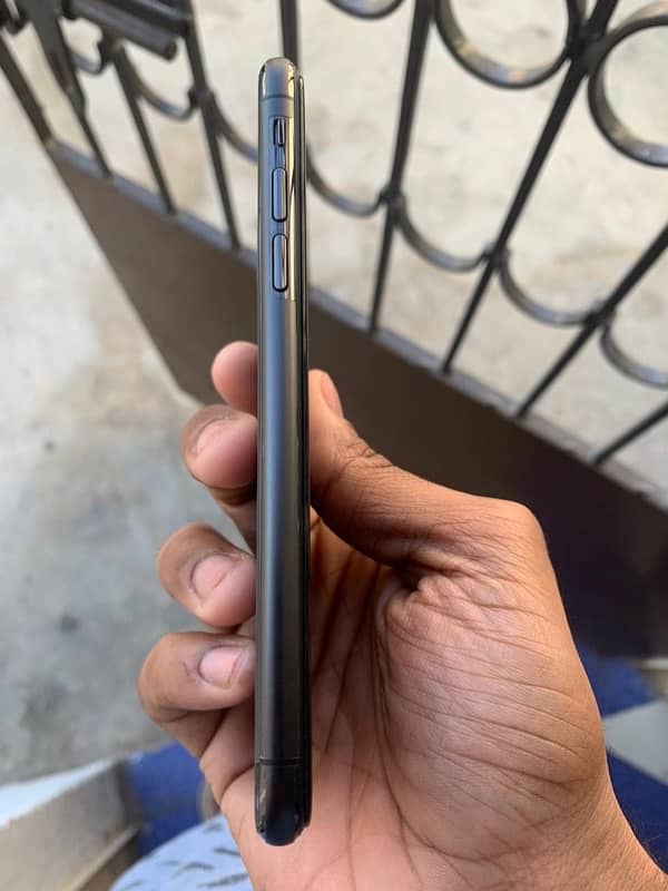 IPhone X 64Gb Non PTA 4