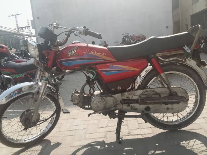 Honda CD 70 9