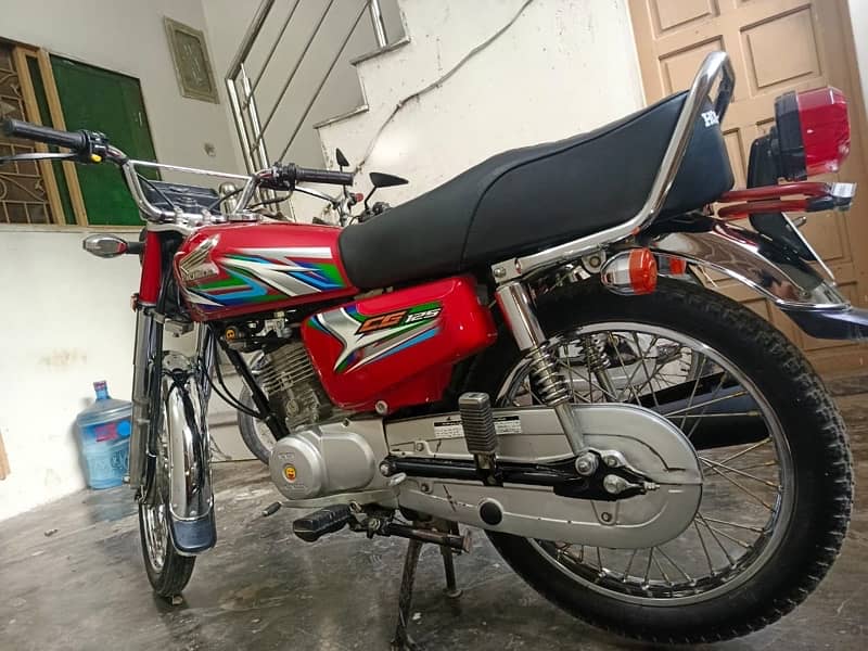 Honda 125 Red 1