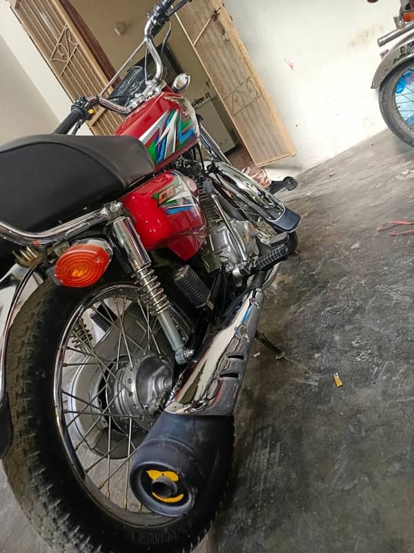 Honda 125 Red 3