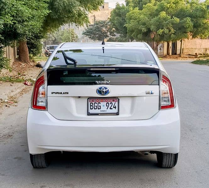 Toyota Prius S led 2013 4