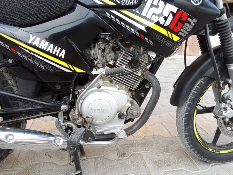 Yamaha YBR 125G model 2021 urgent sale 8