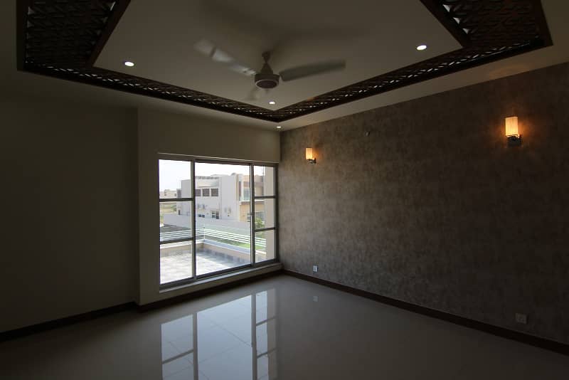 10 marla beautifull house available for sale in dha phase 8 lahore 18