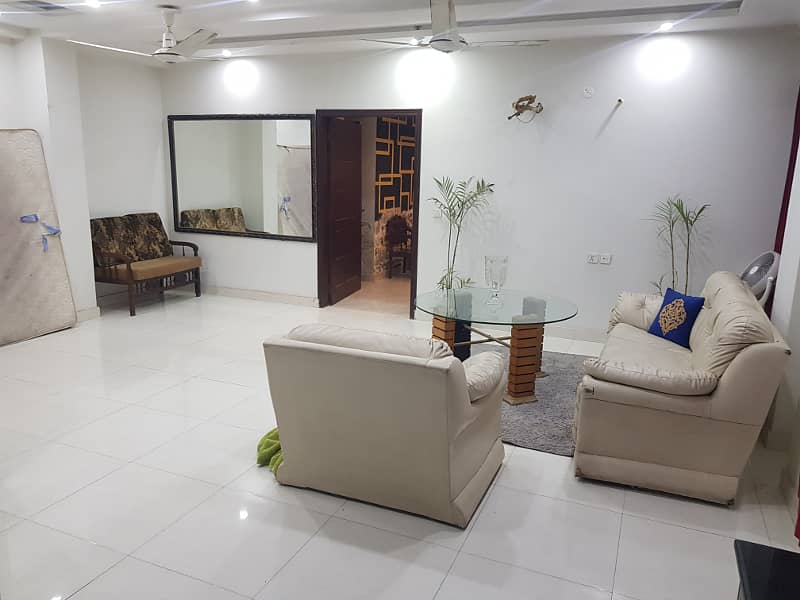 Vip furnished apartment daily basis for rent bahria town lahore 3