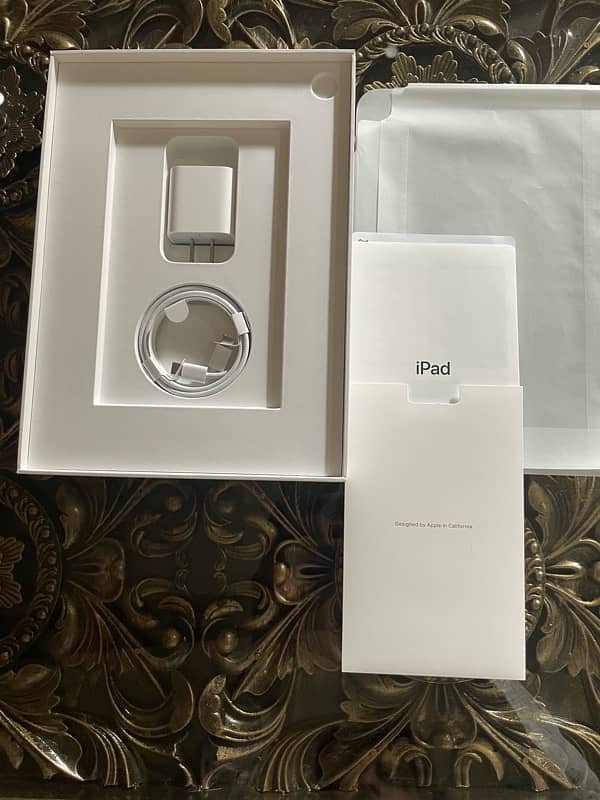 IPad 10th generation 64 GB Brand New Condition 2