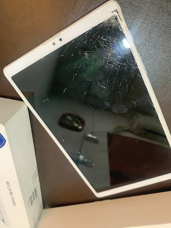 Samsung Galaxy Tab A7 Lite 8.7 inches. Screen damaged 2