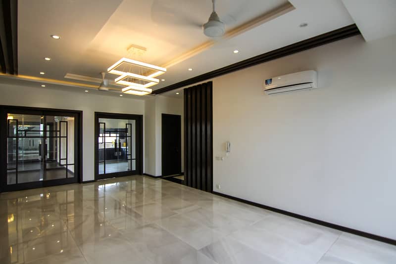 0 Marla Slightly Used House for Sale in Ex Air Avenue DHA Phase 8 Airport road Lahore. 7