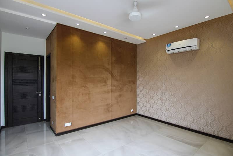 0 Marla Slightly Used House for Sale in Ex Air Avenue DHA Phase 8 Airport road Lahore. 13