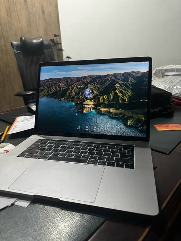 mac book pro 2017 15.4 inch 5