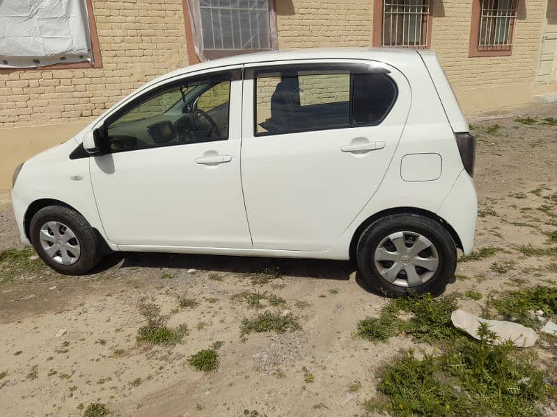 Daihatsu Mira 2012 1