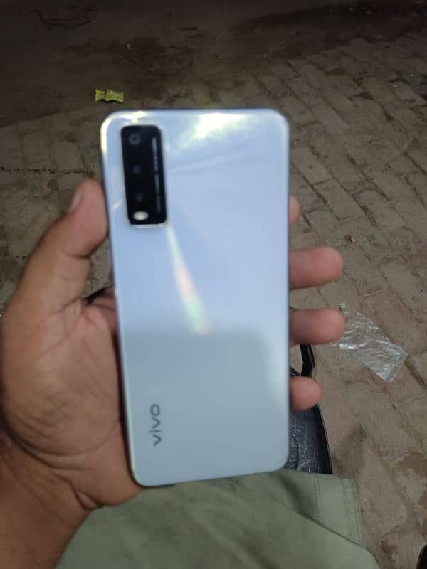 vivo y20 condition 10 bye 9.5 box sath hy 0