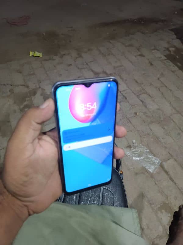 vivo y20 condition 10 bye 9.5 box sath hy 2