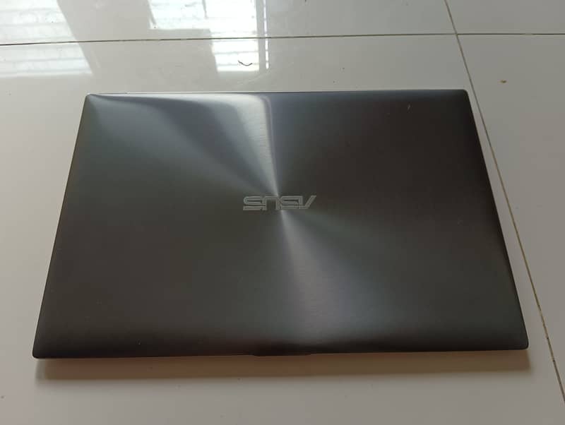 Asus UX31A Slim 0