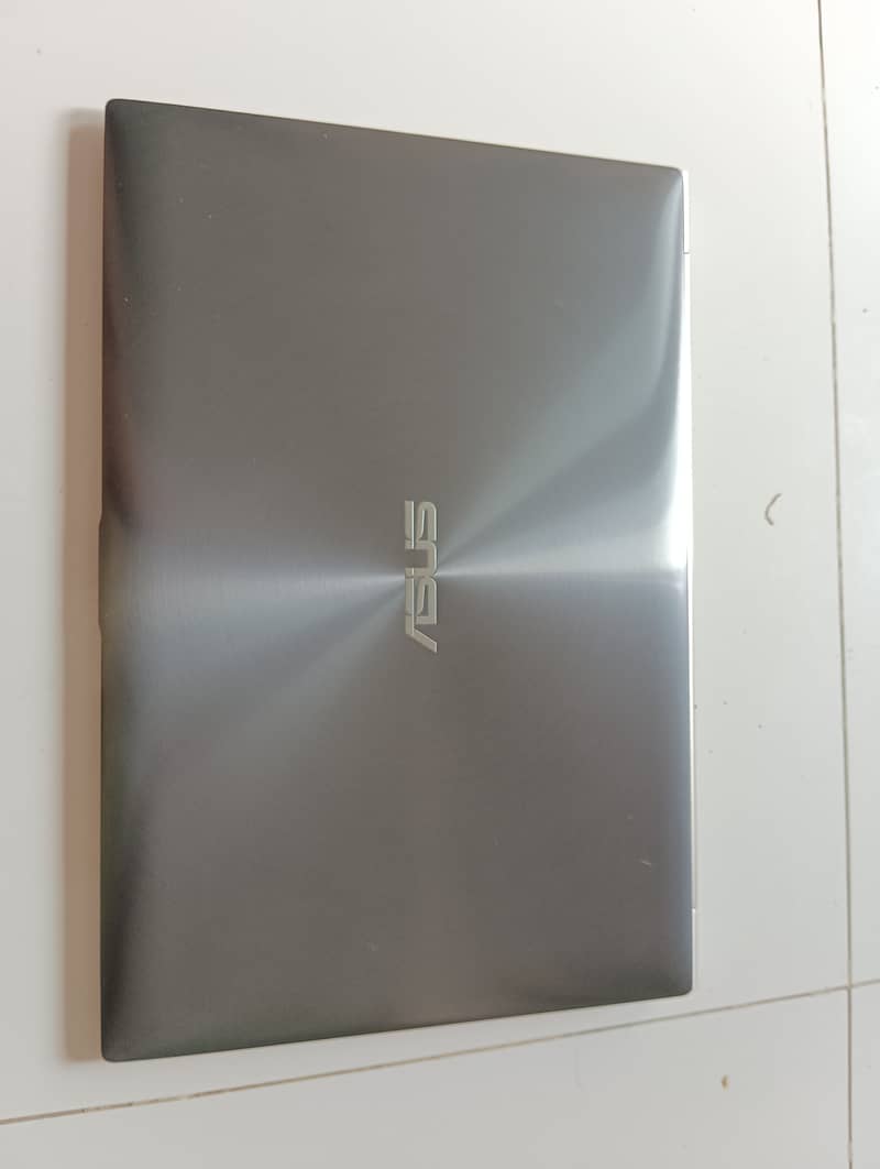 Asus UX31A Slim 1