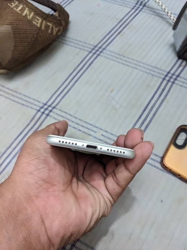 IPhone 7 32 GB non approved. 4