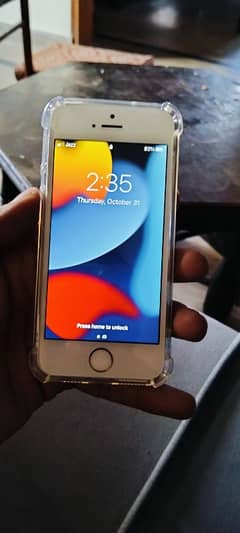 I phone5 SE pta approved mint Condition