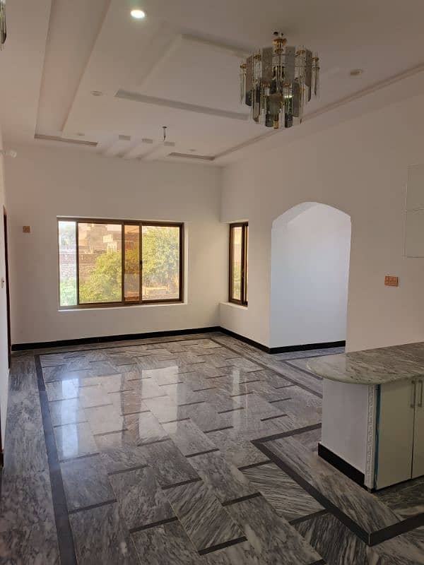 STUNNING NEW FLAT TO RENT/ (Leading to Ketchery Chowk) ONLY 25k PM ono 8