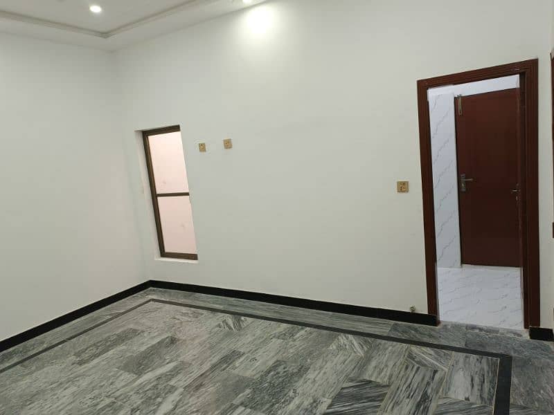 STUNNING NEW FLAT TO RENT/ (Leading to Ketchery Chowk) ONLY 25k PM ono 9