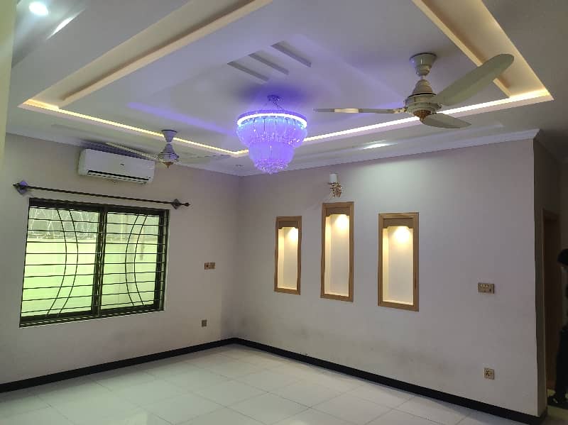 Ground portion for rent in G15 size 12 Marla water gas electricity All facilities separate gas electricity meters Near to Markaz masjid park Best location More Five options available 4