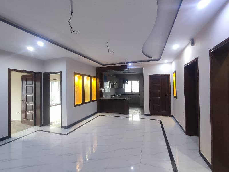 Upper portion for rent in G15 size 10 Marla park phase near to markaz masjid park mini market five options available 3